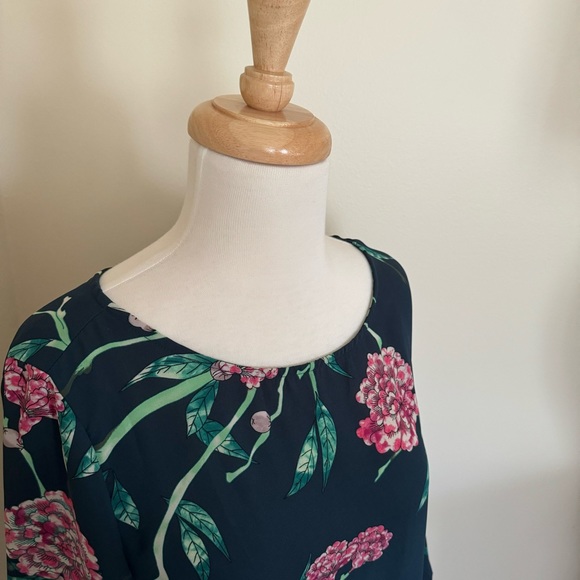 HD in Paris Top - Picture 7 of 9